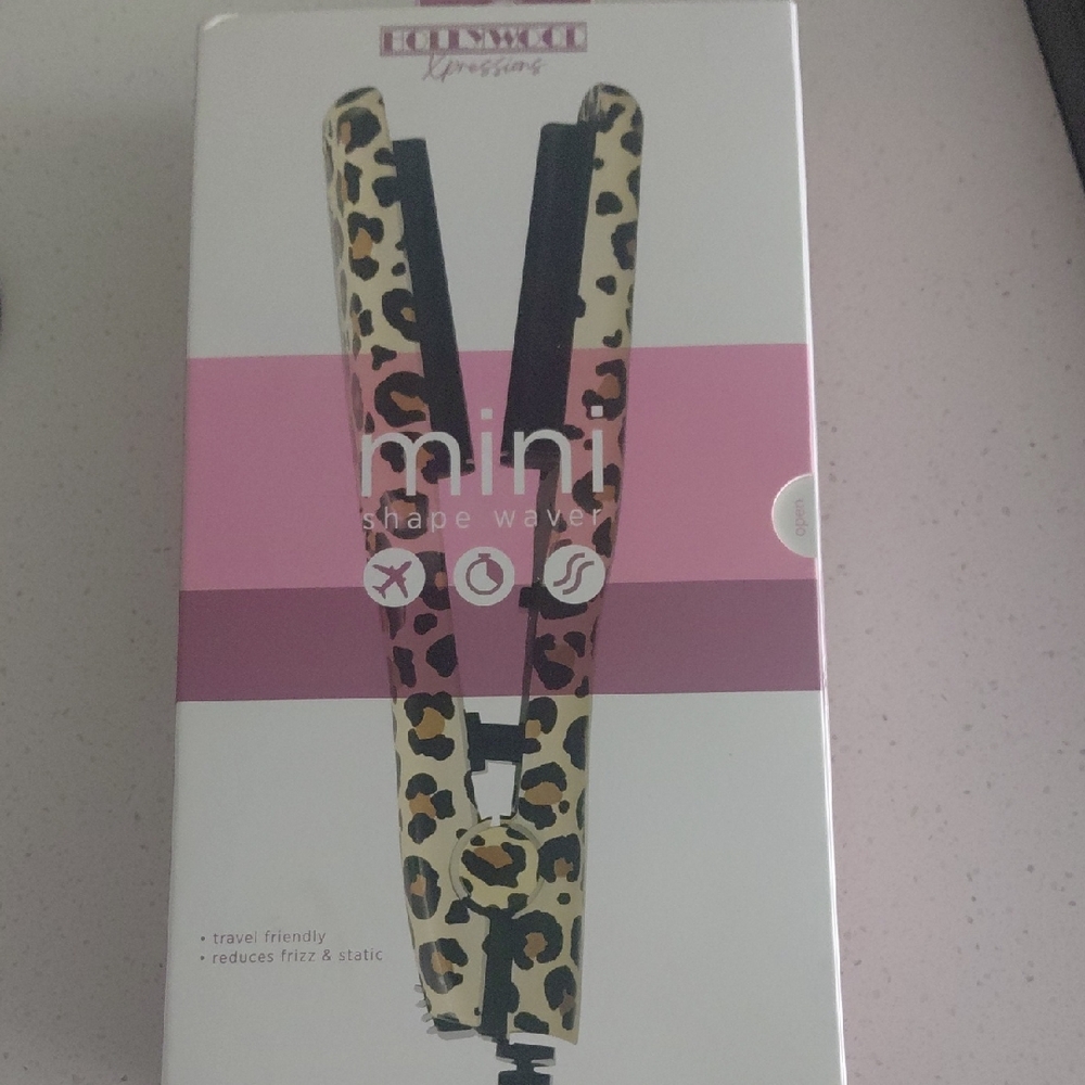 Brand NEW, Leopard Print Mini Hair Waver